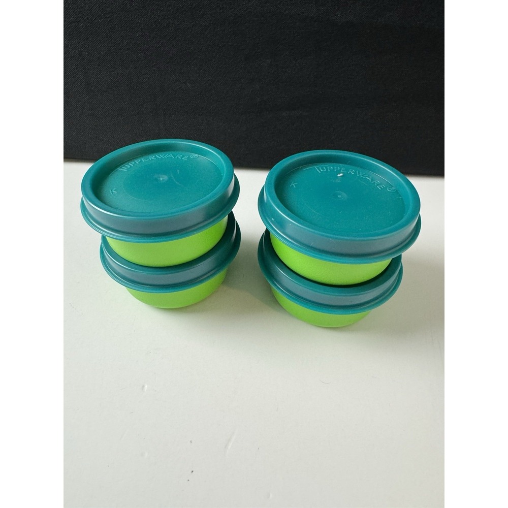 Tupperware Smidgets Green with Dark Seals Mini 1 oz Containers Set of 4 New